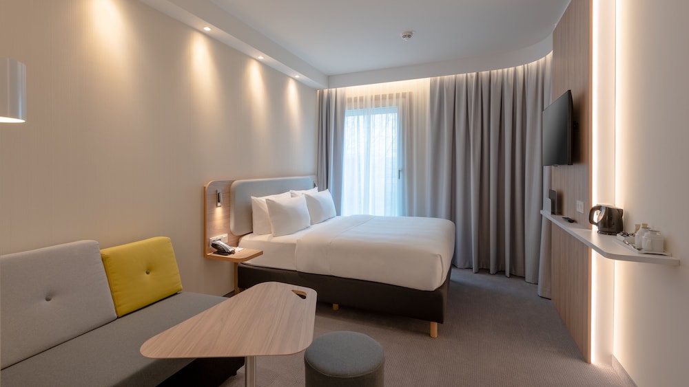 Holiday Inn Express Munich North by IHG — Hotel rooms in Munich, Bavaria