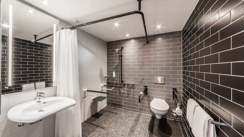Holiday Inn Express Munich North by IHG — Hotel rooms in Munich, Bavaria