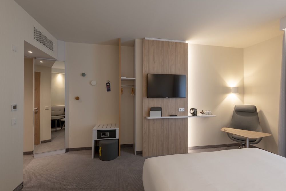 Holiday Inn Express Munich North by IHG — Hotel rooms in Munich, Bavaria