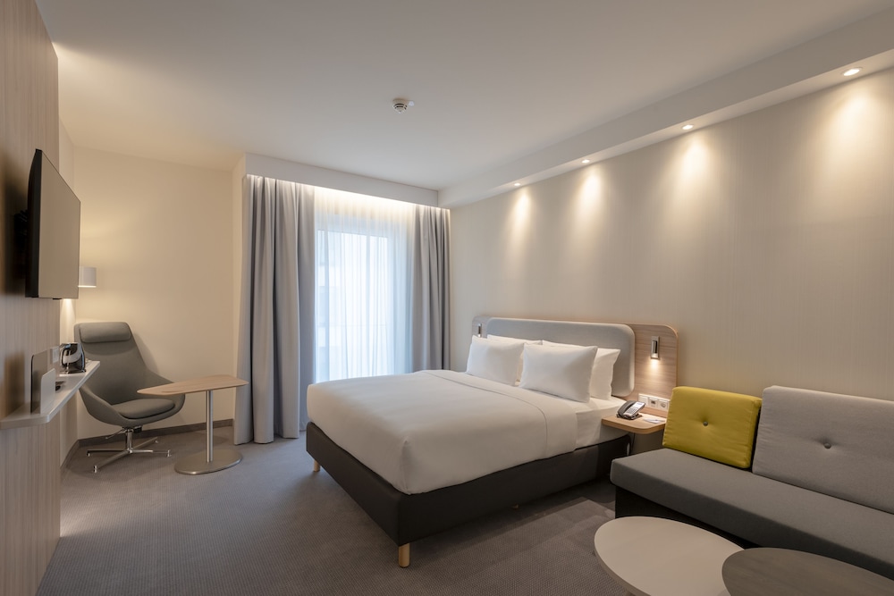 Holiday Inn Express Munich North by IHG — Hotel rooms in Munich, Bavaria