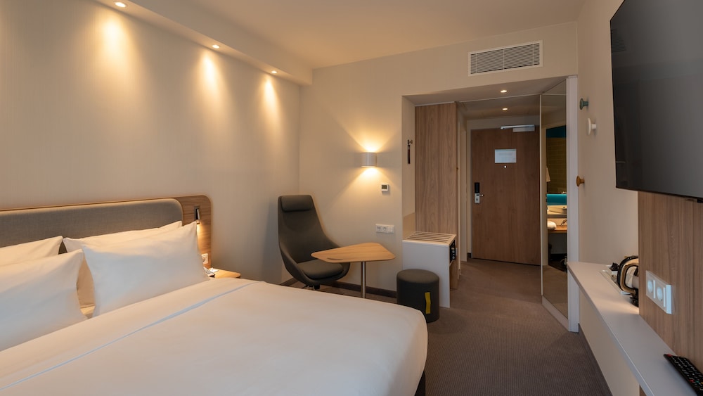 Holiday Inn Express Munich North by IHG — Hotel rooms in Munich, Bavaria