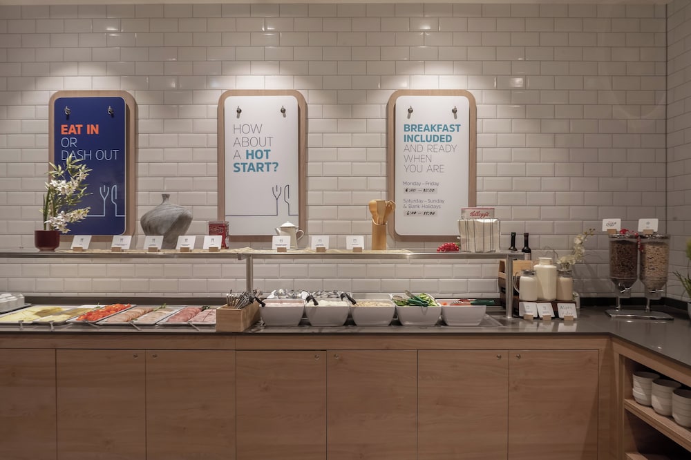 Holiday Inn Express Munich North by IHG — Restaurant & bars in Munich, Bavaria