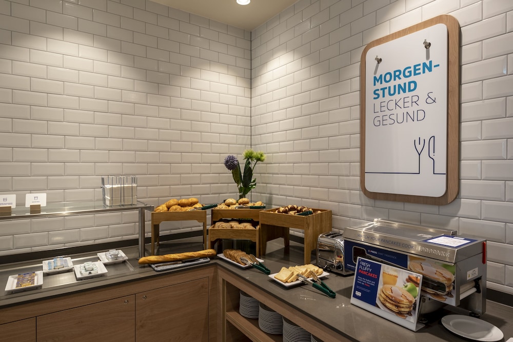 Holiday Inn Express Munich North by IHG — Restaurant & bars in Munich, Bavaria