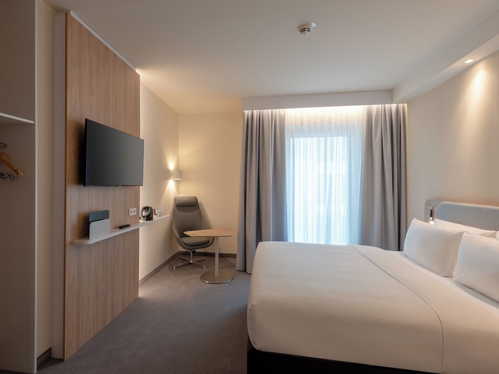 Holiday Inn Express Munich North by IHG — Hotel rooms in Munich, Bavaria