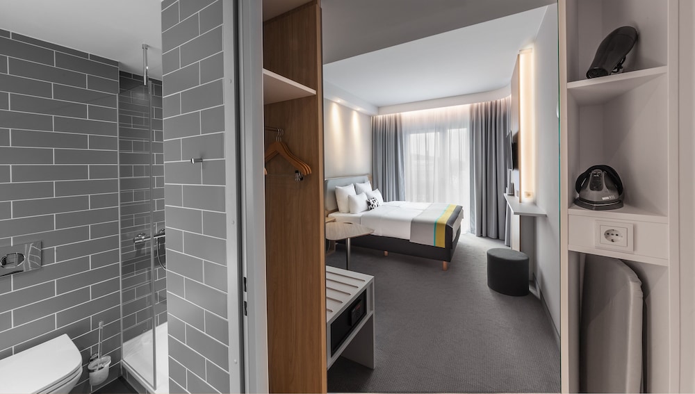 Holiday Inn Express Munich North by IHG — Hotel rooms in Munich, Bavaria
