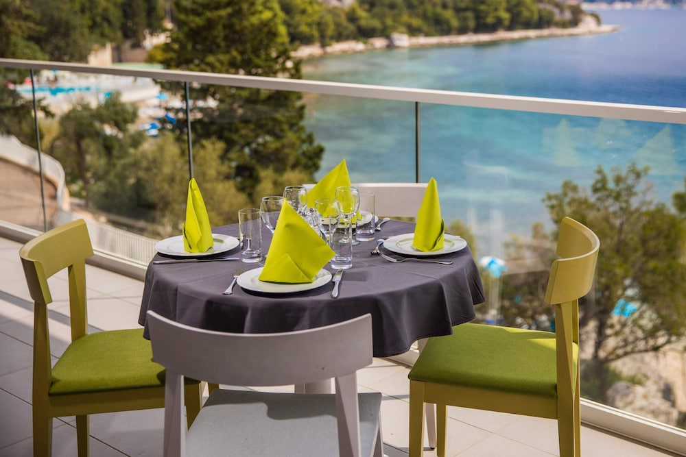 Hotel Osmine — Restaurant & bars in Slano, Dubrovnik-Neretva