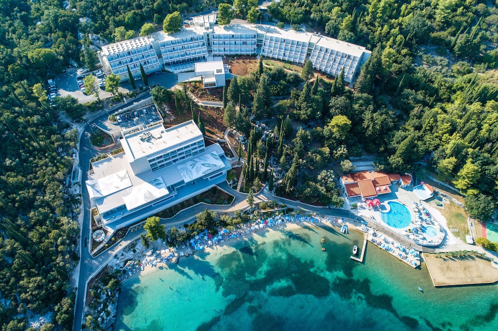 Hotel Osmine — Main photo in Slano, Dubrovnik-Neretva