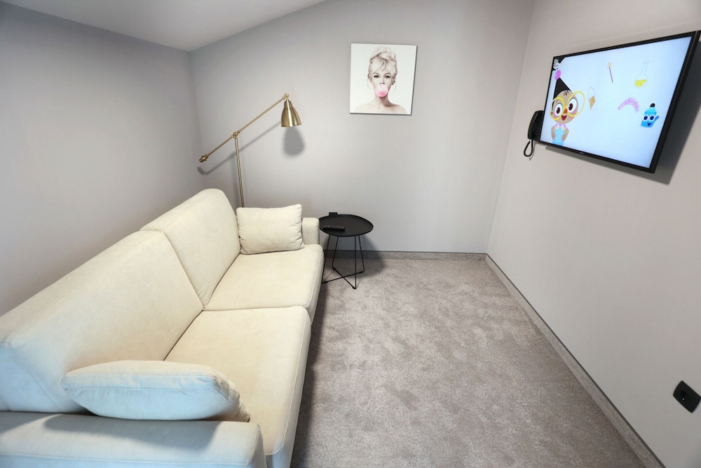 Hotel Milenij — Hotel rooms in Makarska, Split-Dalmatia