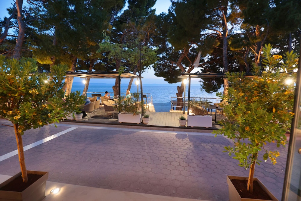 Hotel Milenij — Restaurant & bars in Makarska, Split-Dalmatia