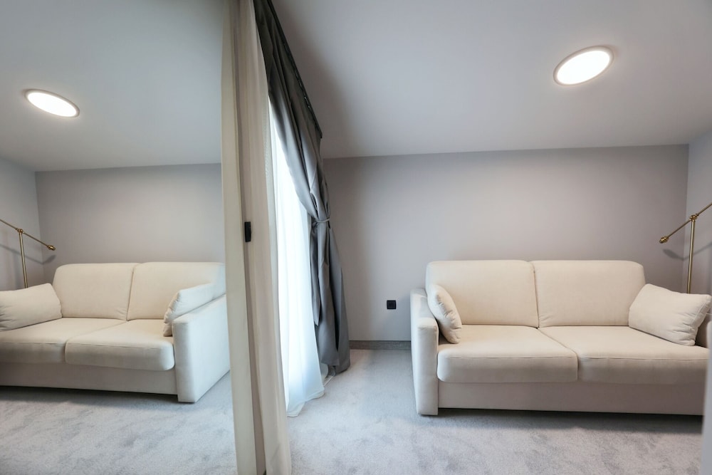 Hotel Milenij — Hotel rooms in Makarska, Split-Dalmatia