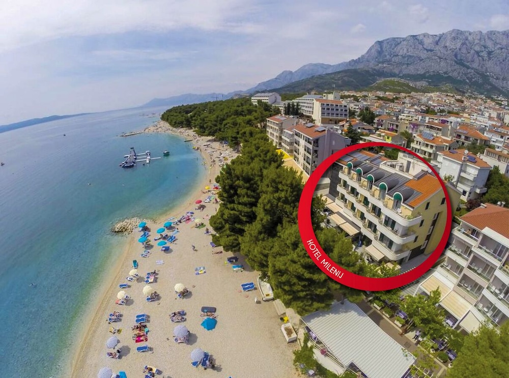 Hotel Milenij — Hotel building in Makarska, Split-Dalmatia