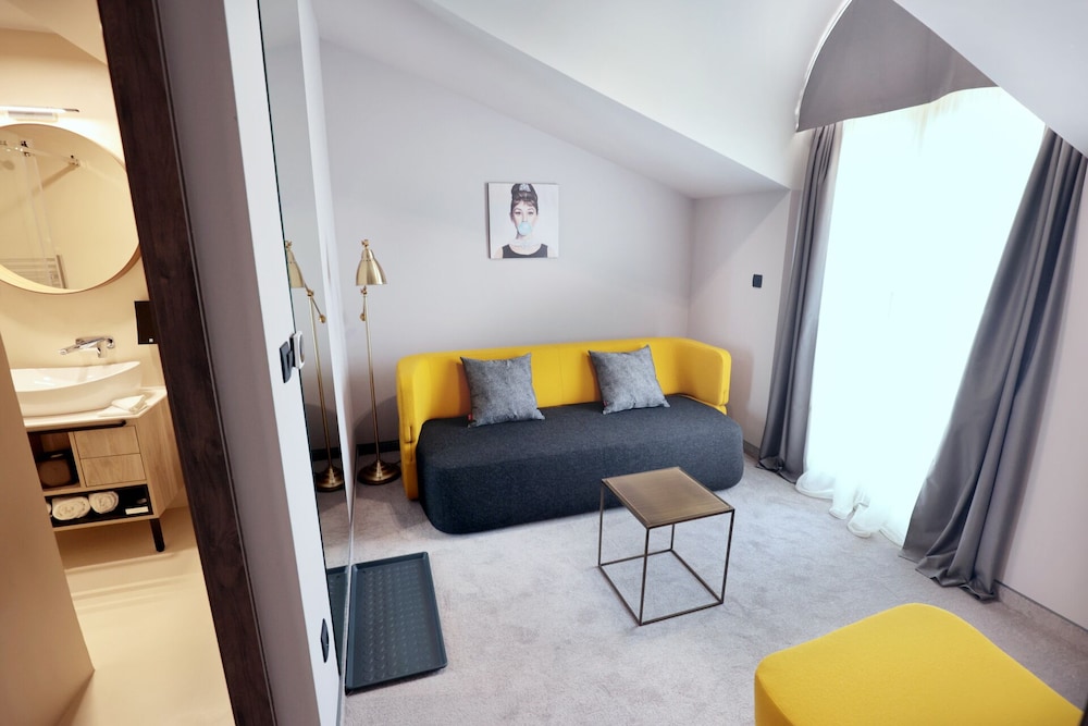 Hotel Milenij — Hotel rooms in Makarska, Split-Dalmatia
