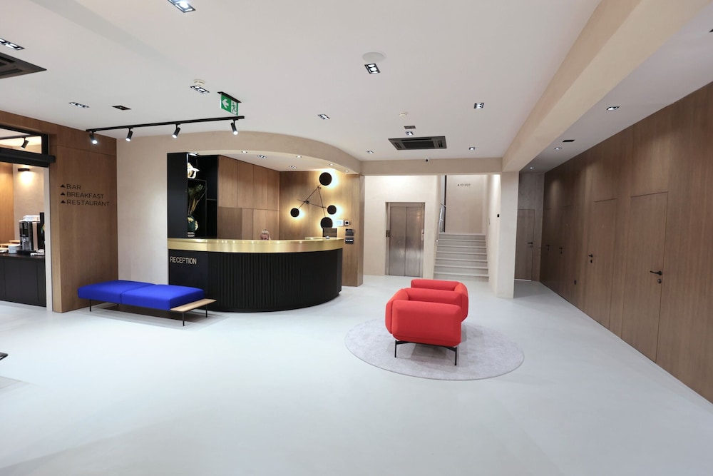 Hotel Milenij — Hotel building in Makarska, Split-Dalmatia