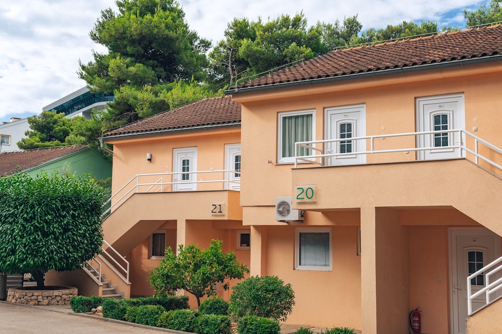 Matilde Beach Resort — Hotel building in Vodice, Šibenik-Knin