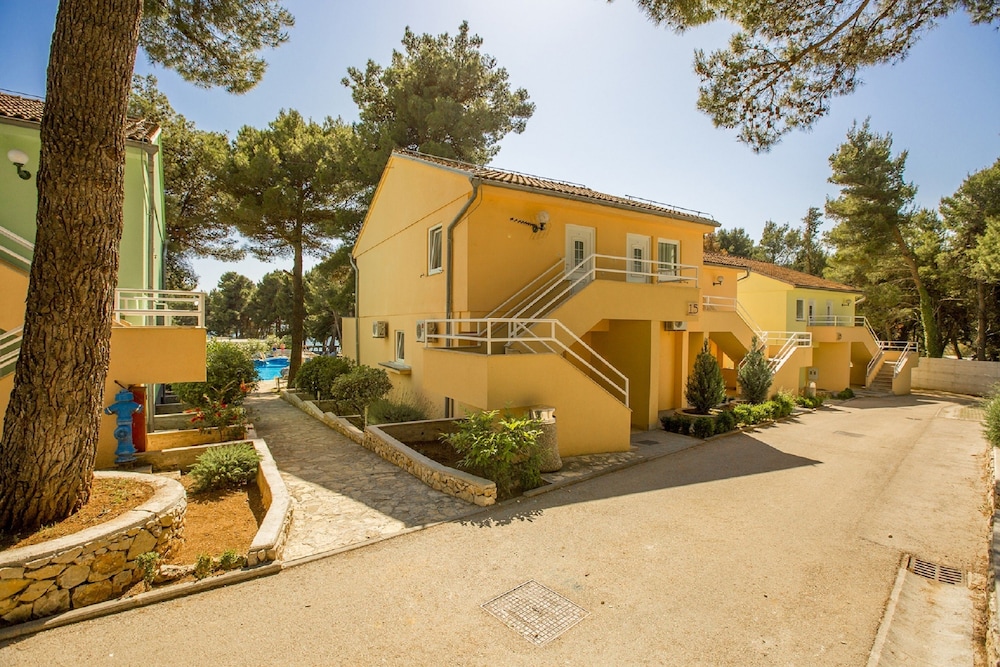 Matilde Beach Resort — Hotel building in Vodice, Šibenik-Knin