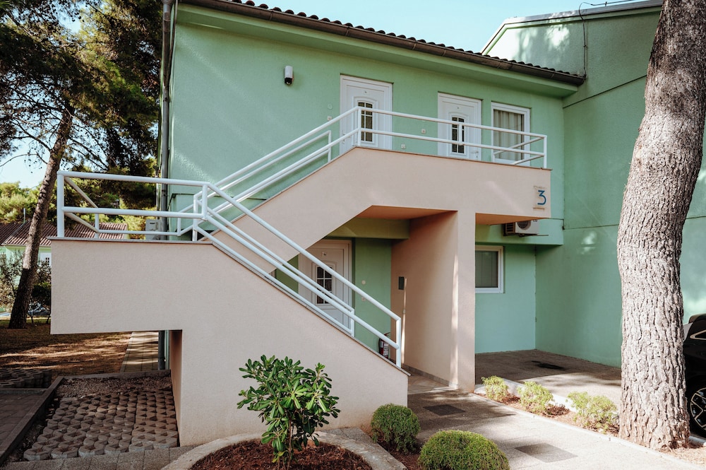 Matilde Beach Resort — Hotel building in Vodice, Šibenik-Knin