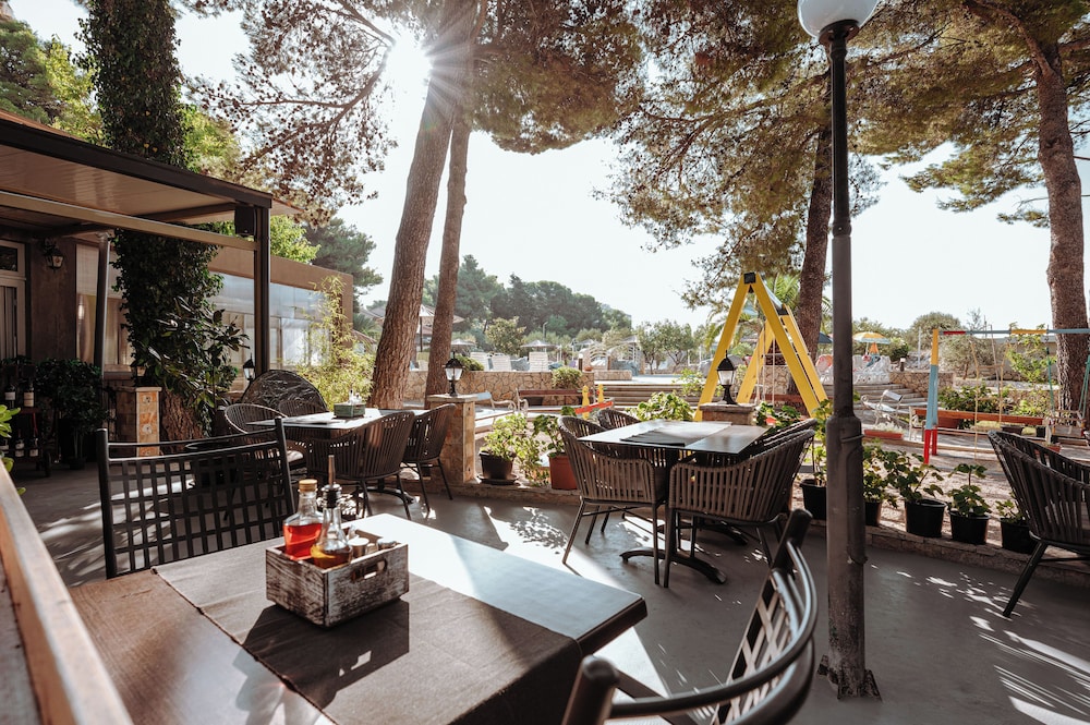 Matilde Beach Resort — Restaurant & bars in Vodice, Šibenik-Knin