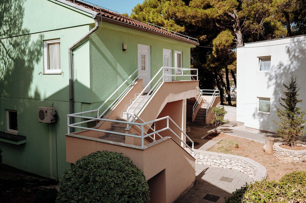 Matilde Beach Resort — Hotel building in Vodice, Šibenik-Knin