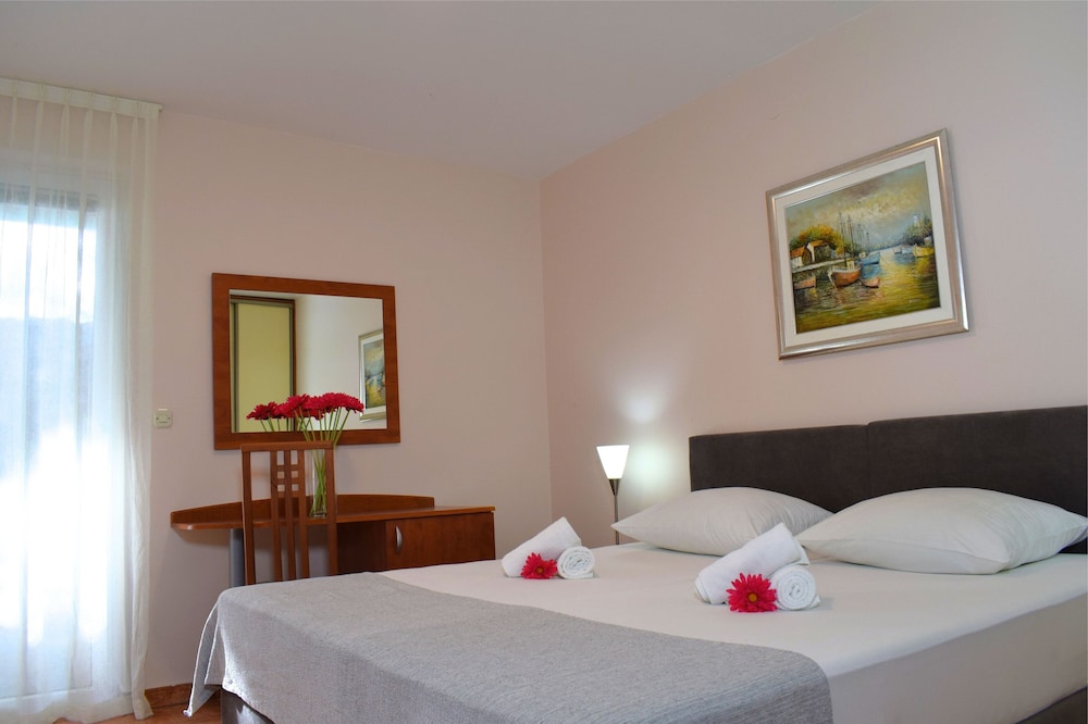 Matilde Beach Resort — Hotel rooms in Vodice, Šibenik-Knin
