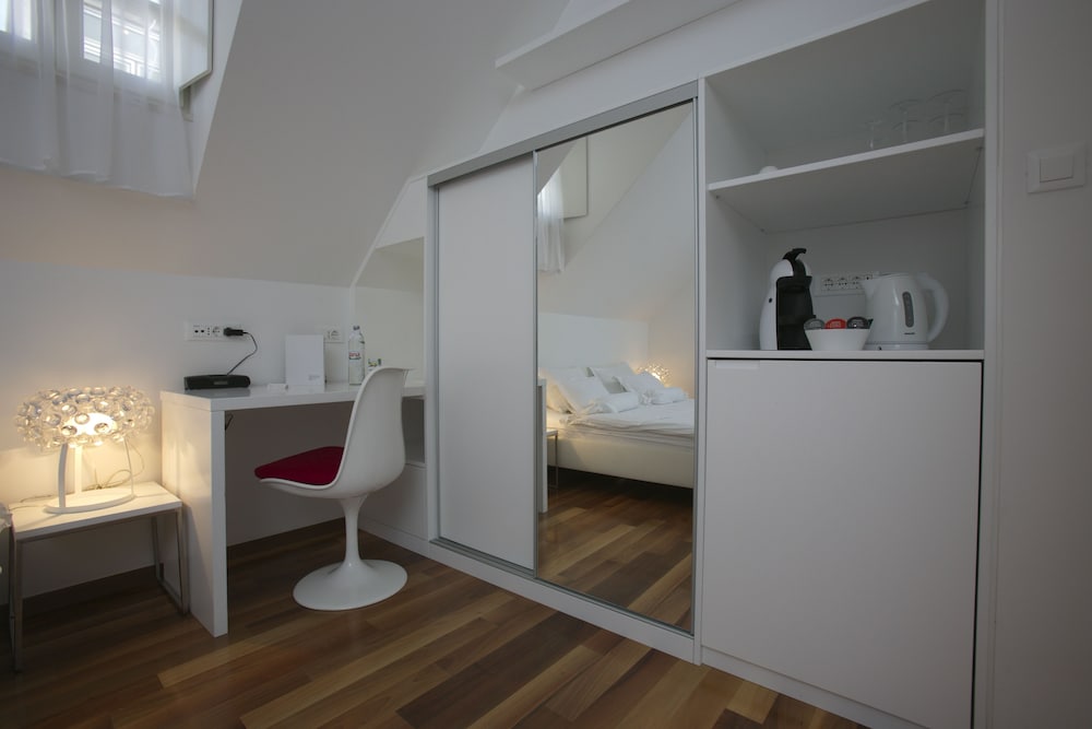 Divota Apartment Hotel — Hotel rooms in Split, Split-Dalmatia