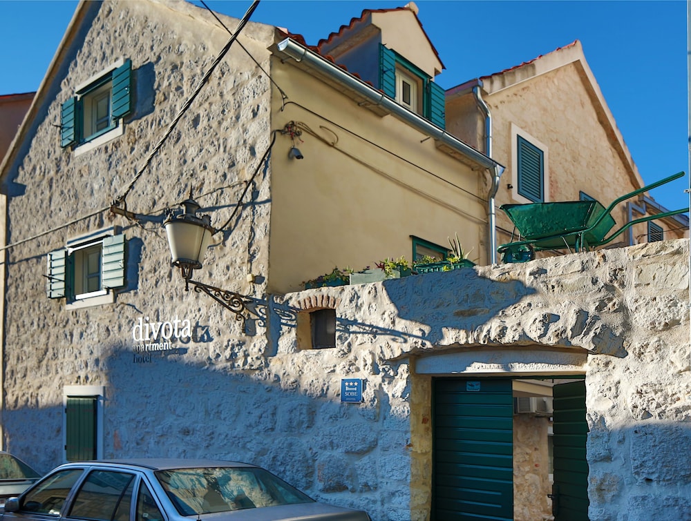 Divota Apartment Hotel — Hotel building in Split, Split-Dalmatia