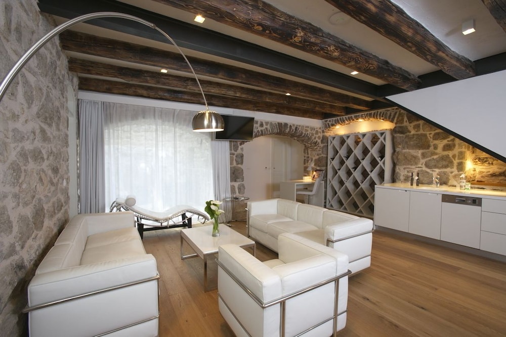 Divota Apartment Hotel — Hotel rooms in Split, Split-Dalmatia
