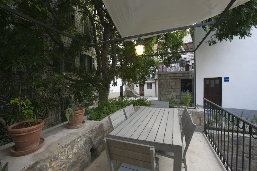 Divota Apartment Hotel — Hotel building in Split, Split-Dalmatia
