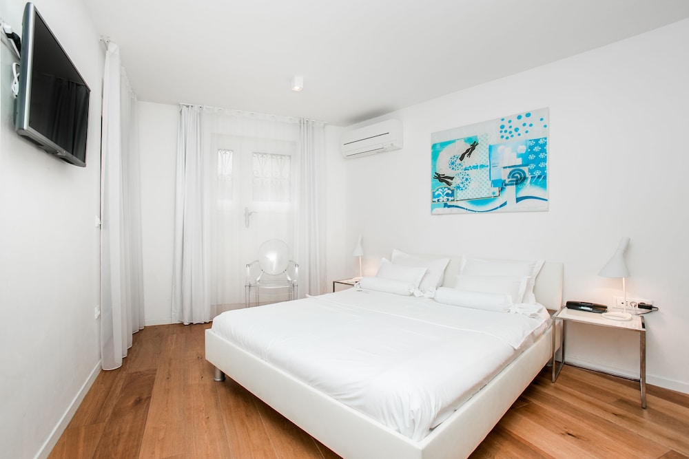 Divota Apartment Hotel — Hotel rooms in Split, Split-Dalmatia