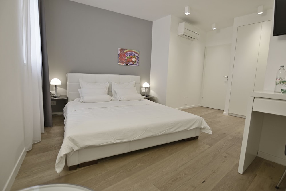 Divota Apartment Hotel — Hotel rooms in Split, Split-Dalmatia