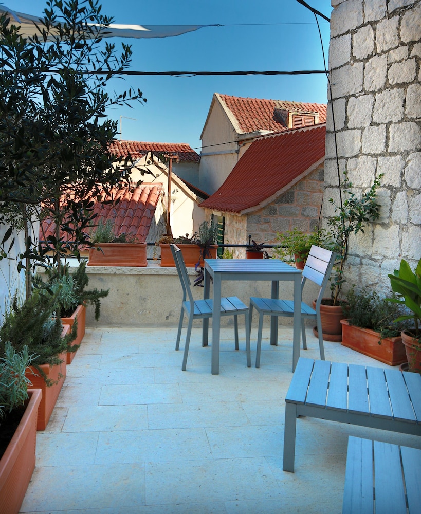 Divota Apartment Hotel — Hotel building in Split, Split-Dalmatia