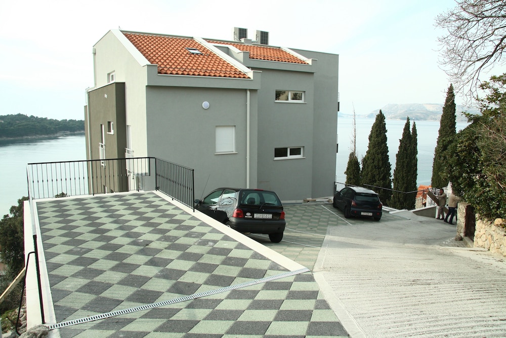 Apartments Didan — Hotel building in Konavle, Dubrovnik-Neretva