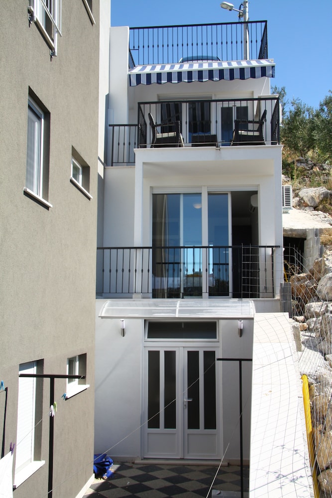 Apartments Didan — Hotel building in Konavle, Dubrovnik-Neretva