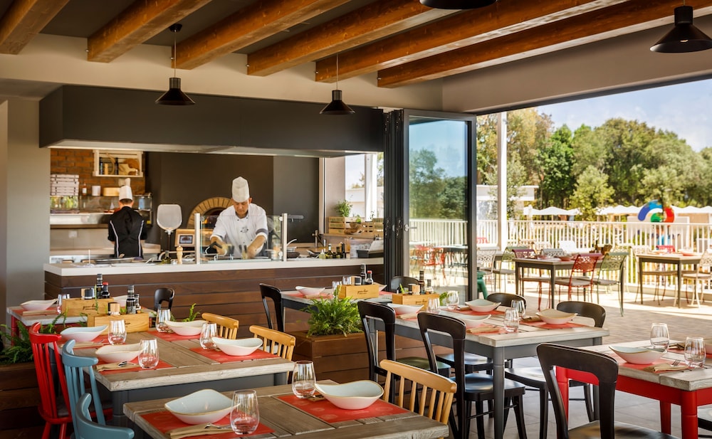 Sunny Makarska by Valamar — Restaurant & bars in Makarska, Split-Dalmatia