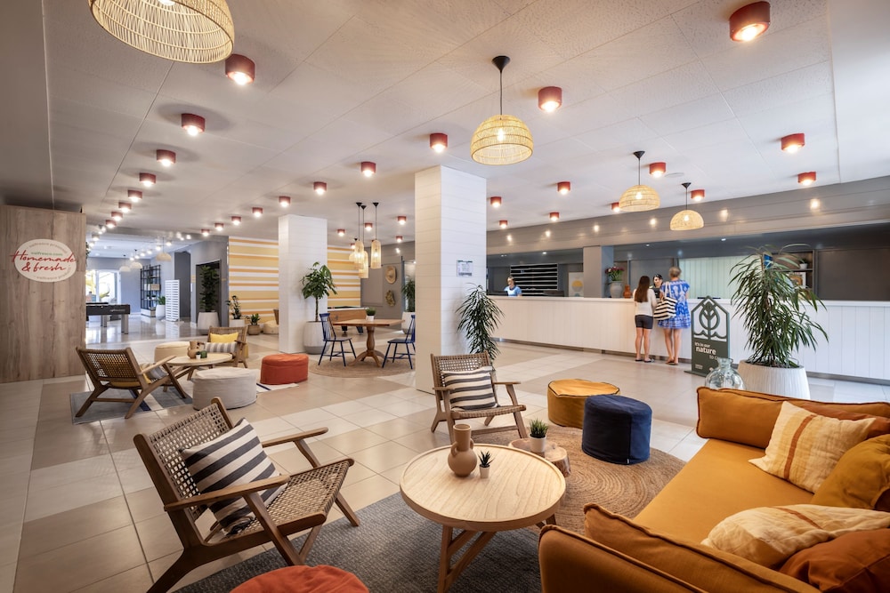 Sunny Makarska by Valamar — Hotel building in Makarska, Split-Dalmatia