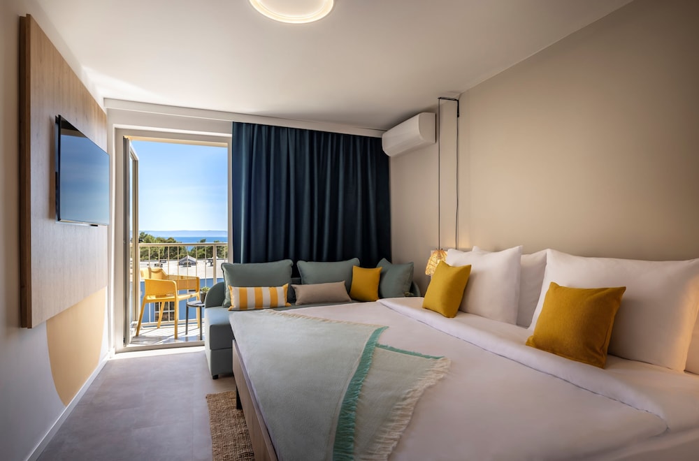 Sunny Makarska by Valamar — Hotel rooms in Makarska, Split-Dalmatia