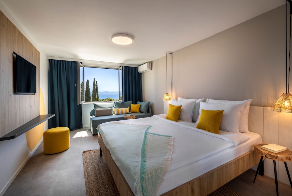 Sunny Makarska by Valamar — Hotel rooms in Makarska, Split-Dalmatia