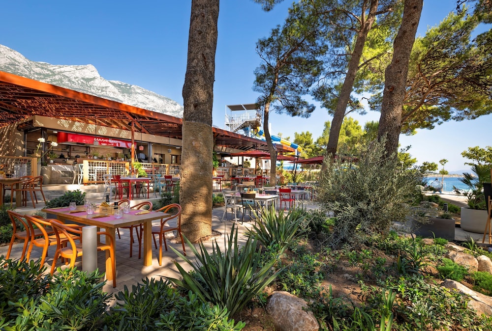 Sunny Makarska by Valamar — Restaurant & bars in Makarska, Split-Dalmatia