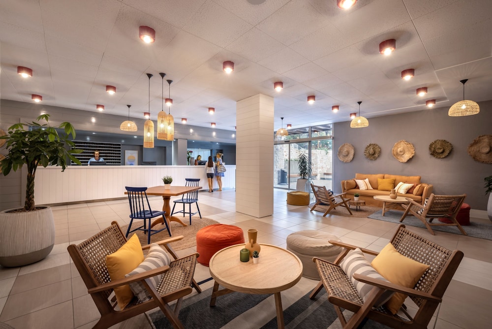 Sunny Makarska by Valamar — Hotel building in Makarska, Split-Dalmatia