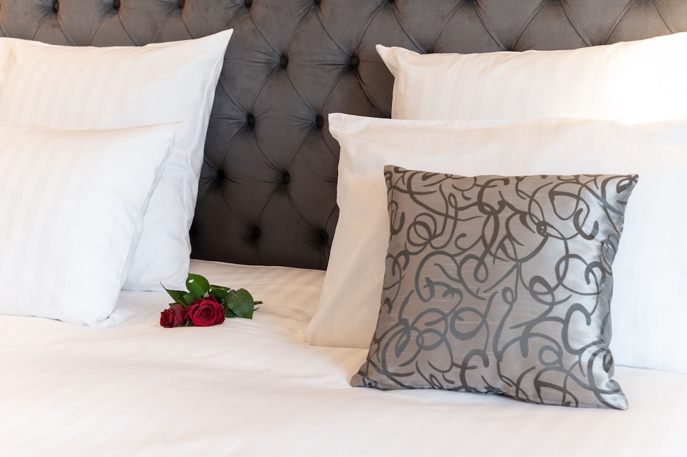 Hotel Dali Val d'Europe, Tapestry Collection by Hilton — Hotel rooms in Disneyland Paris, Ile-de-France