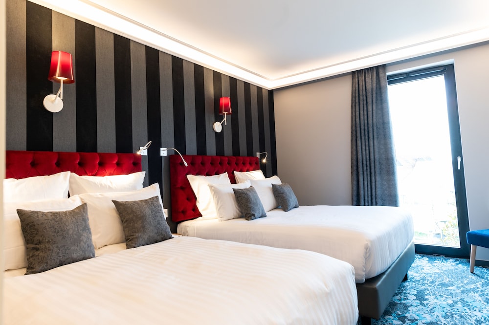 Hotel Dali Val d'Europe, Tapestry Collection by Hilton — Hotel rooms in Disneyland Paris, Ile-de-France