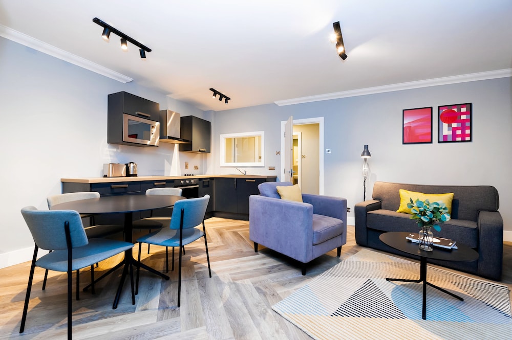 Staycity Aparthotels, Dublin, Christchurch — Hotel rooms in Dublin, Dublin City