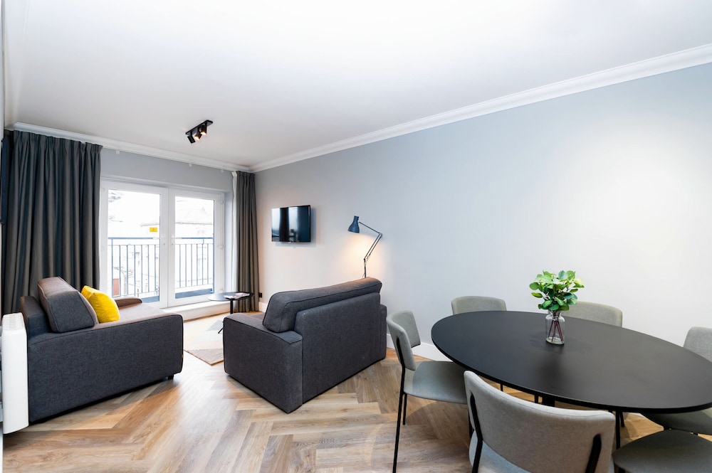 Staycity Aparthotels, Dublin, Christchurch — Hotel rooms in Dublin, Dublin City