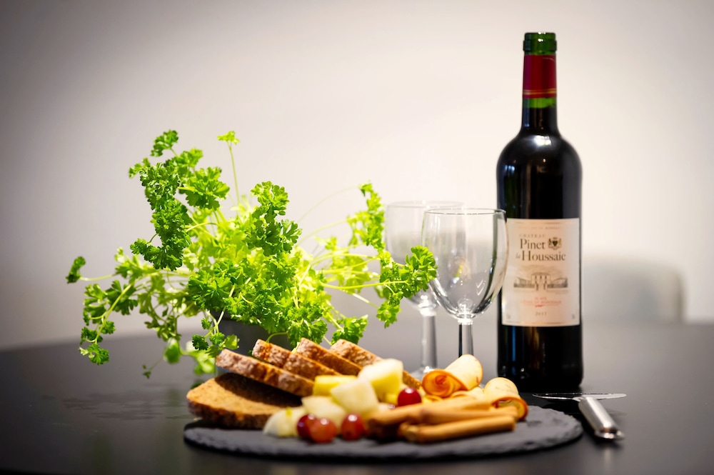 Staycity Aparthotels, Dublin, Christchurch — Restaurant & bars in Dublin, Dublin City