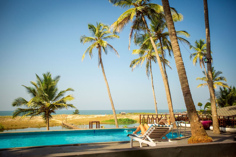 Riva Beach Resort — Swimming pool in Mandrem, Goa