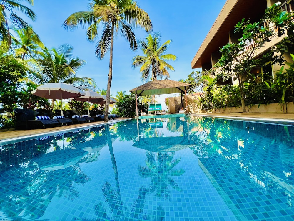 Riva Beach Resort — Swimming pool in Mandrem, Goa