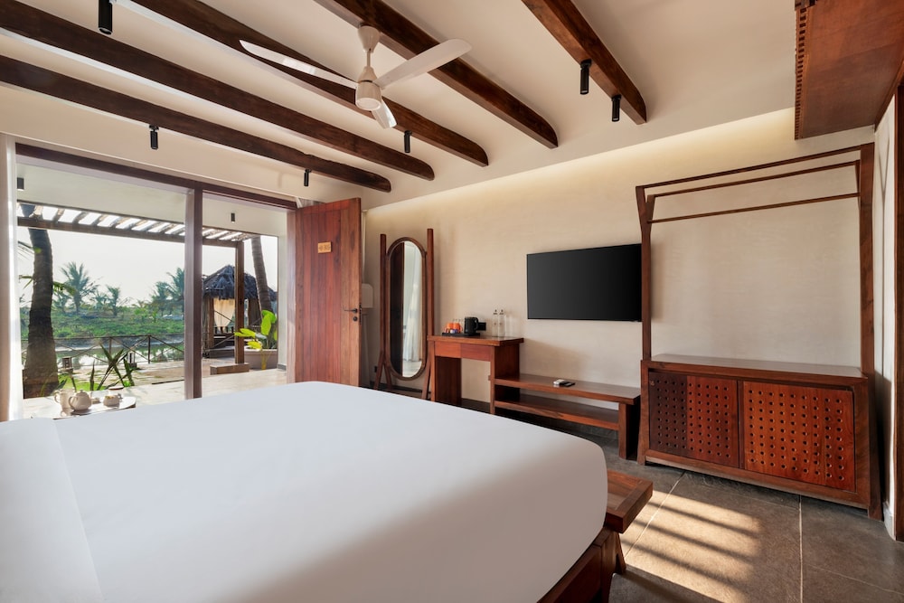 Riva Beach Resort — Hotel rooms in Mandrem, Goa