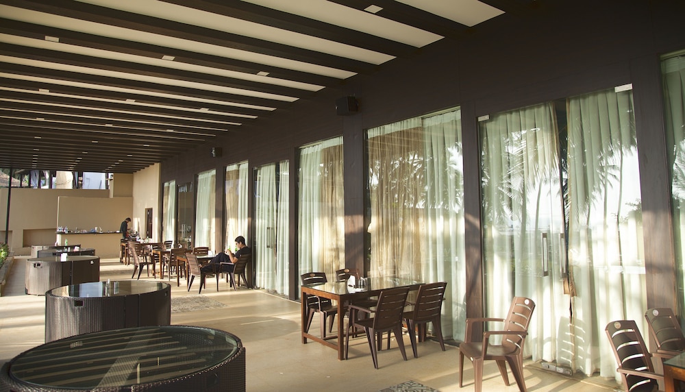 Riva Beach Resort — Restaurant & bars in Mandrem, Goa