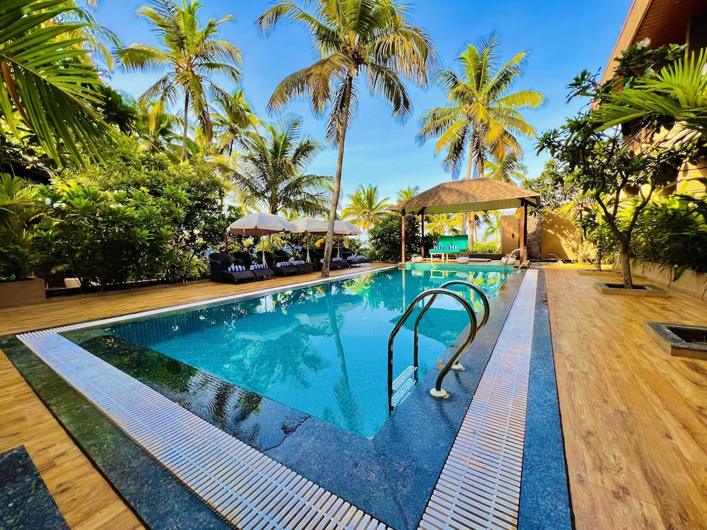 Riva Beach Resort — Swimming pool in Mandrem, Goa