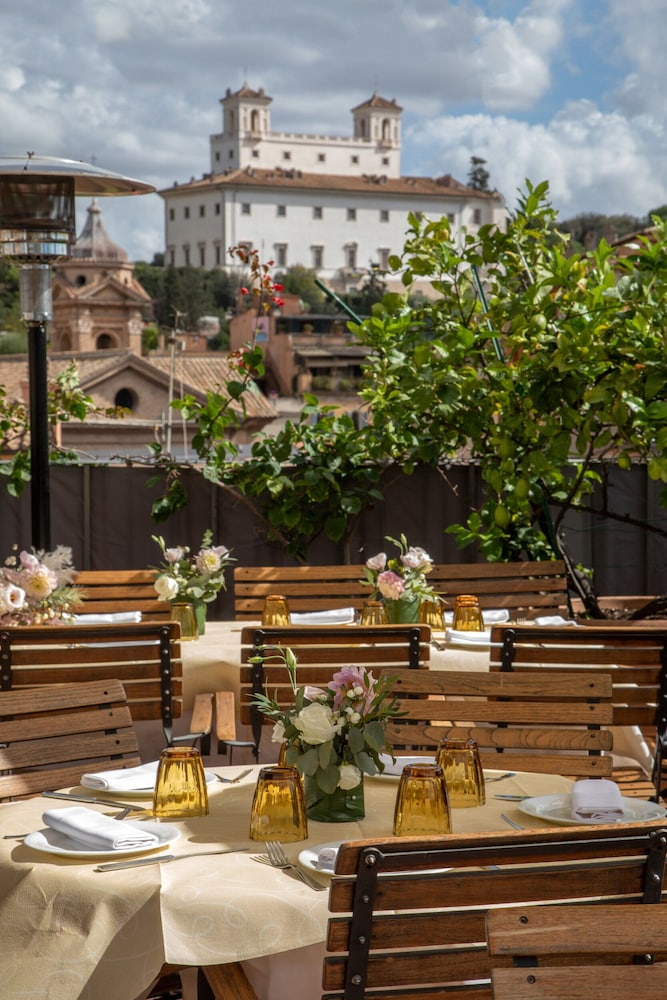 Hotel Mozart — Restaurant & bars in Rome, Lazio