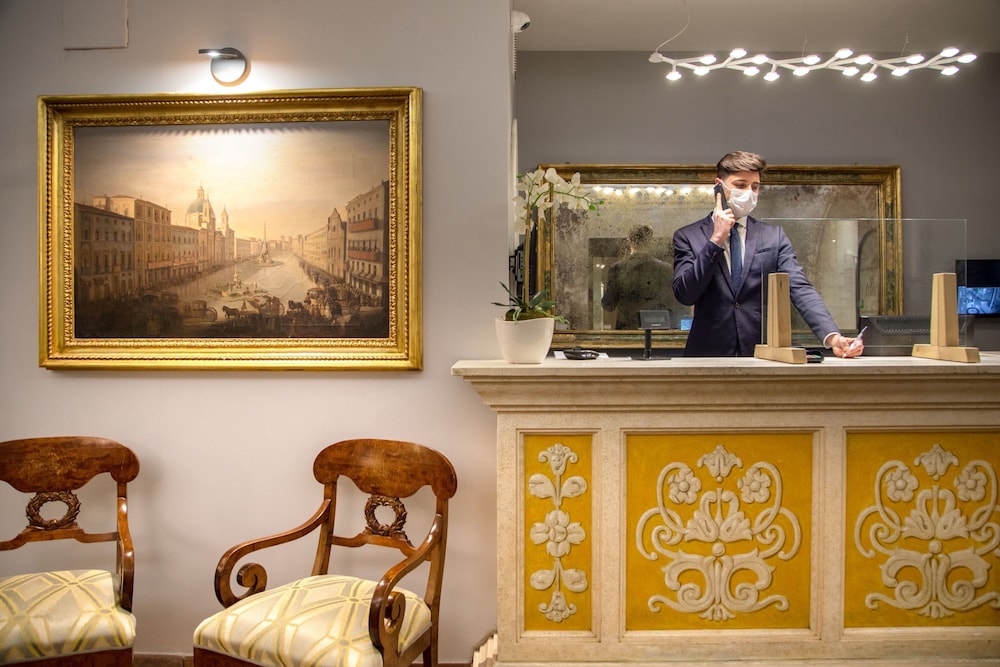 Hotel Mozart — Hotel building in Rome, Lazio